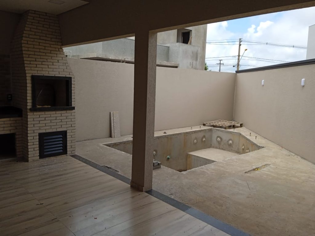 CASA COM PISCINA JARDIM PANCERA Loteamento Hortencia