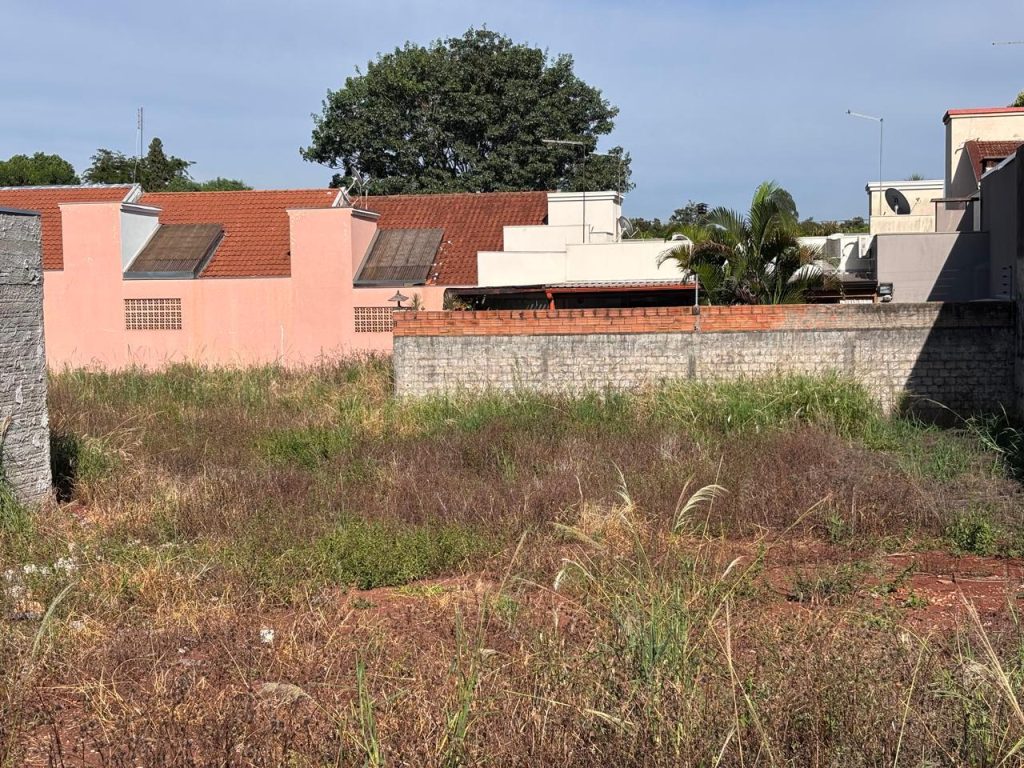 TERRENO JARDIM GISELA AO LADO DA SECRETARIA DA SAÚDE TERRENO JARDIM GISELA AO LADO DA SECRETARIA DA SAÚDE