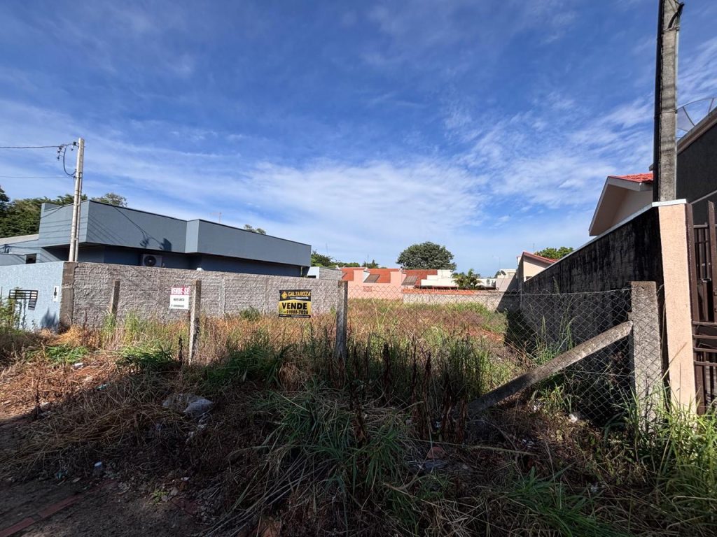 TERRENO JARDIM GISELA AO LADO DA SECRETARIA DA SAÚDE TERRENO JARDIM GISELA AO LADO DA SECRETARIA DA SAÚDE