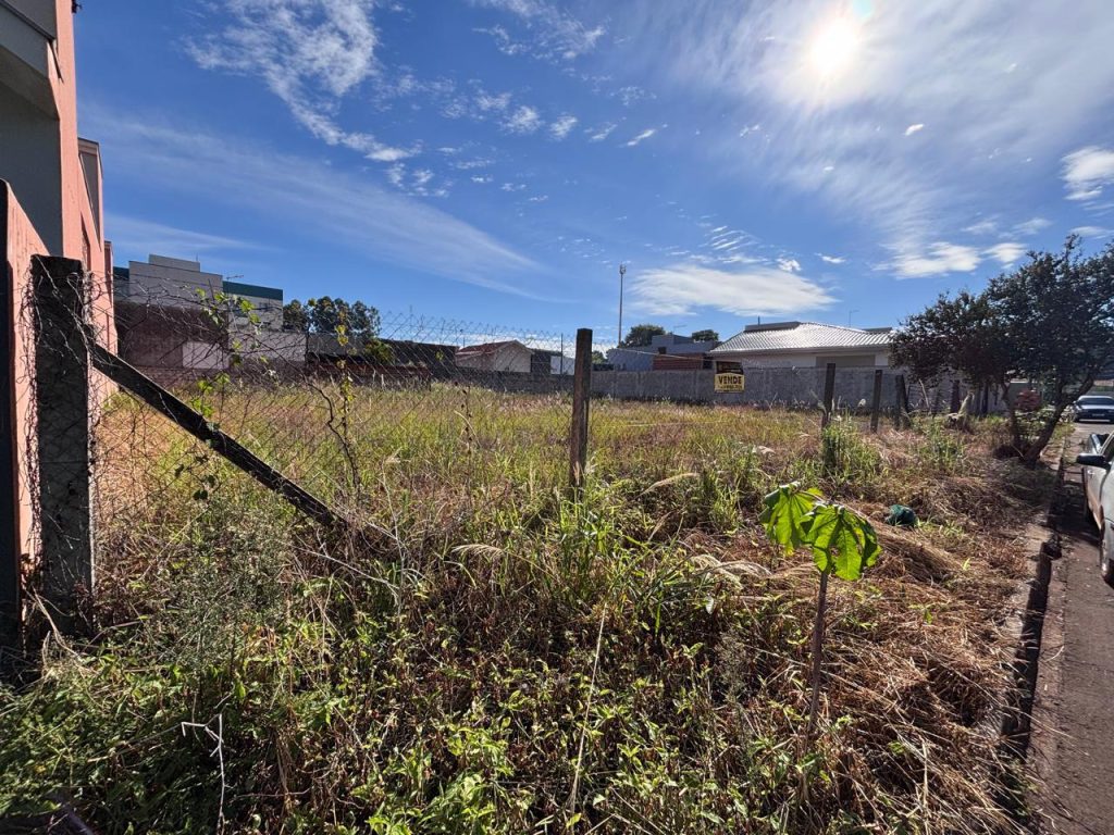 TERRENO JARDIM GISELA AO LADO DA SECRETARIA DA SAÚDE TERRENO JARDIM GISELA AO LADO DA SECRETARIA DA SAÚDE