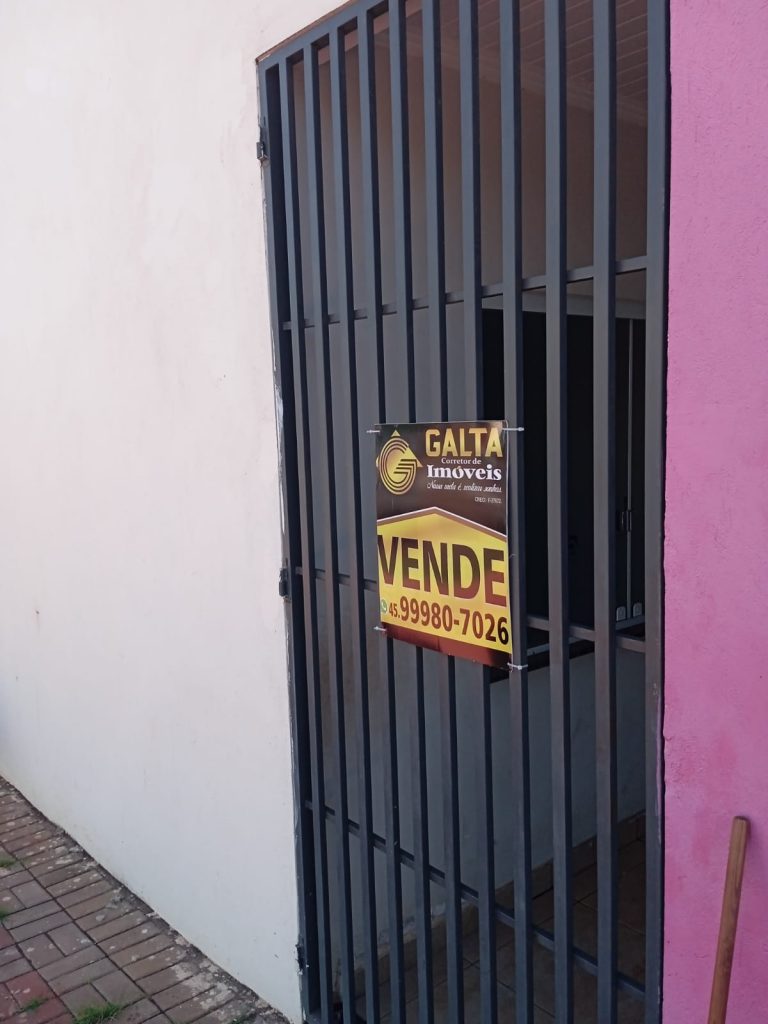 CASA COM PONTO COMERCIAL