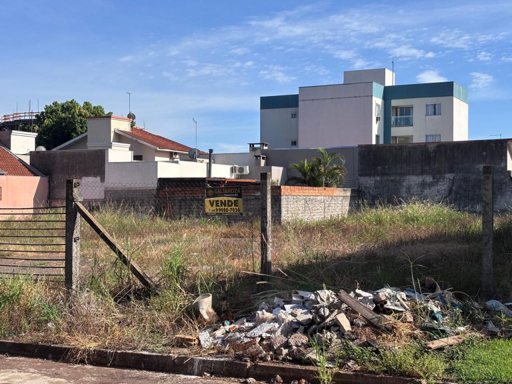 TERRENO JARDIM GISELA COM 15 METROS DE TESTADA TERRENO JARDIM GISELA COM 15 METROS DE TESTADA