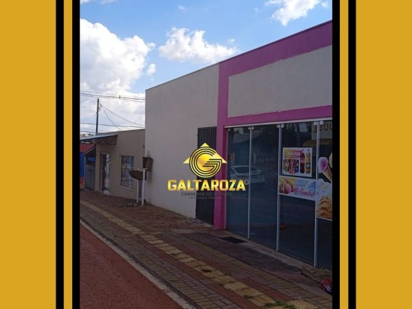 CASA COM SALA COMERCIAL NO STA CLARA IV