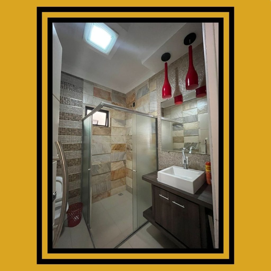 SOBRADO COM PISCINA E SEMI MOBILIADO EM PORTO MENDES