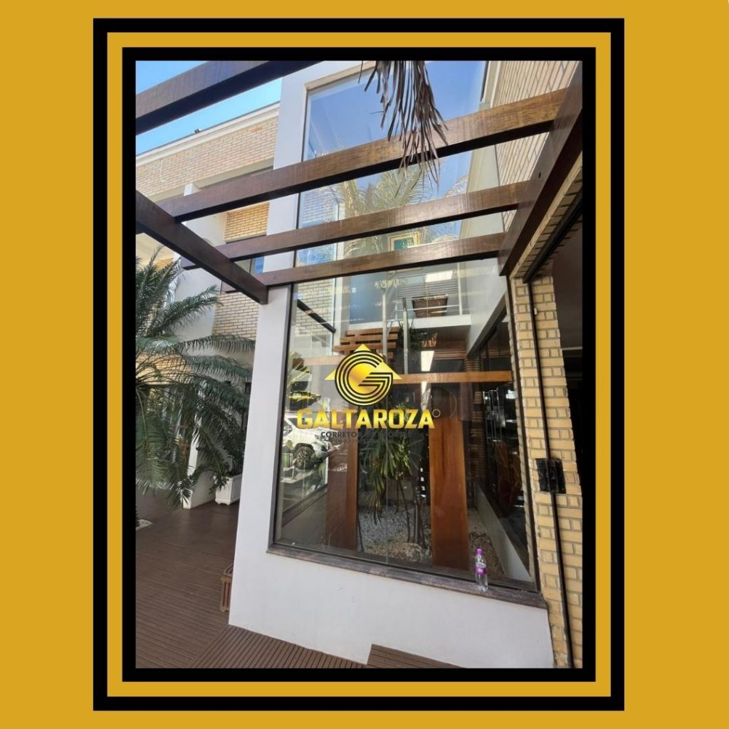 SOBRADO COM PISCINA E SEMI MOBILIADO EM PORTO MENDES