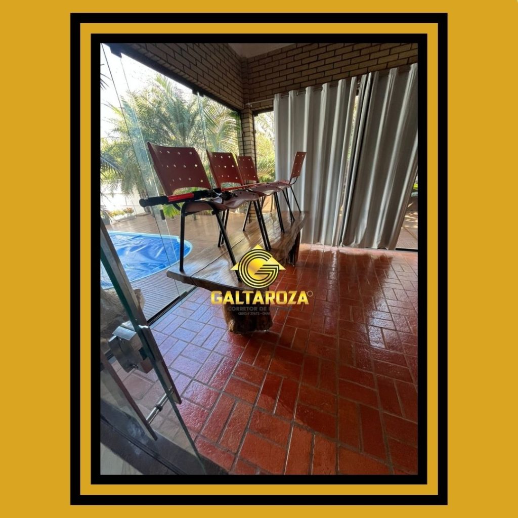 SOBRADO COM PISCINA E SEMI MOBILIADO EM PORTO MENDES