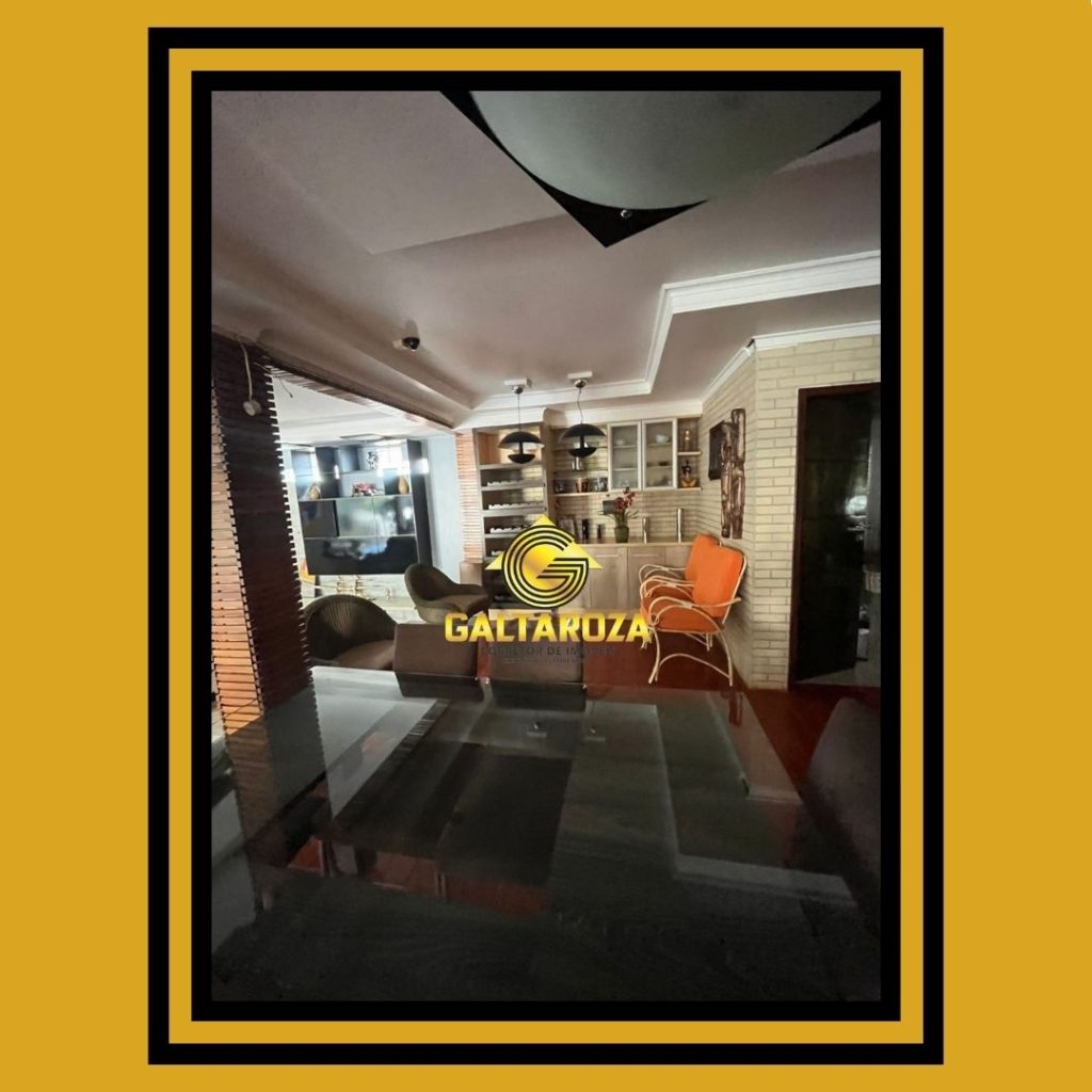 SOBRADO COM PISCINA E SEMI MOBILIADO EM PORTO MENDES